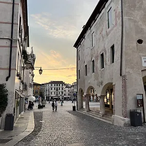 Appartamento Ponte Vecchio, Elegante A Due Passi Dal Centro, Bassano del Grappa