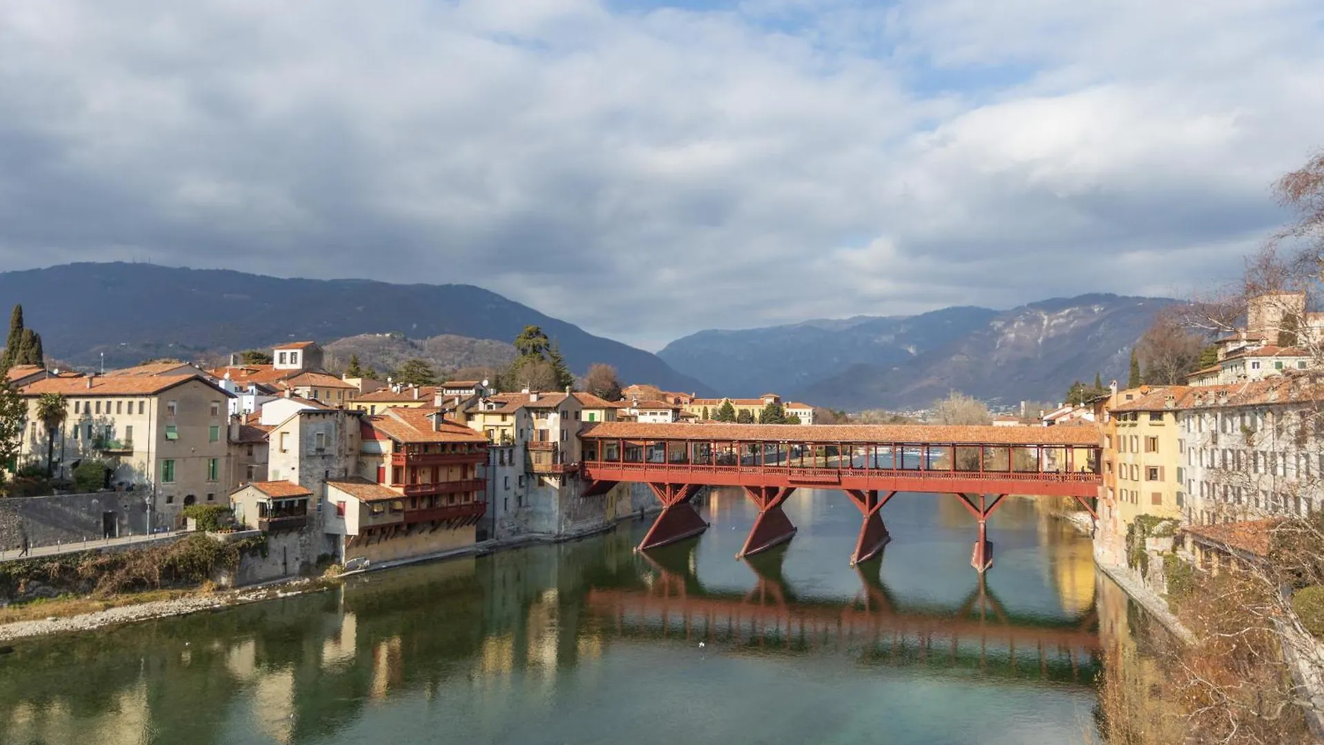 Mansarda - Bassano Dieda Μπασάνο Ντελ Γκράπα 0*,  Ιταλία